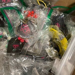 Paparazzi jewelry! Over $300. Pieces!